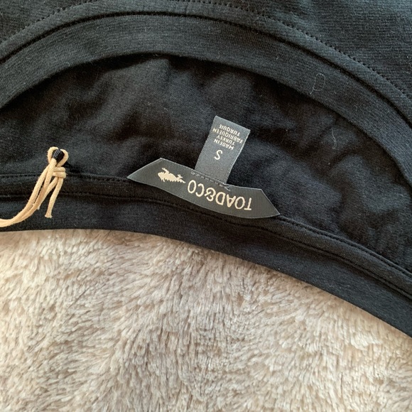 toad&Co A cute black shirt - Picture 1 of 4